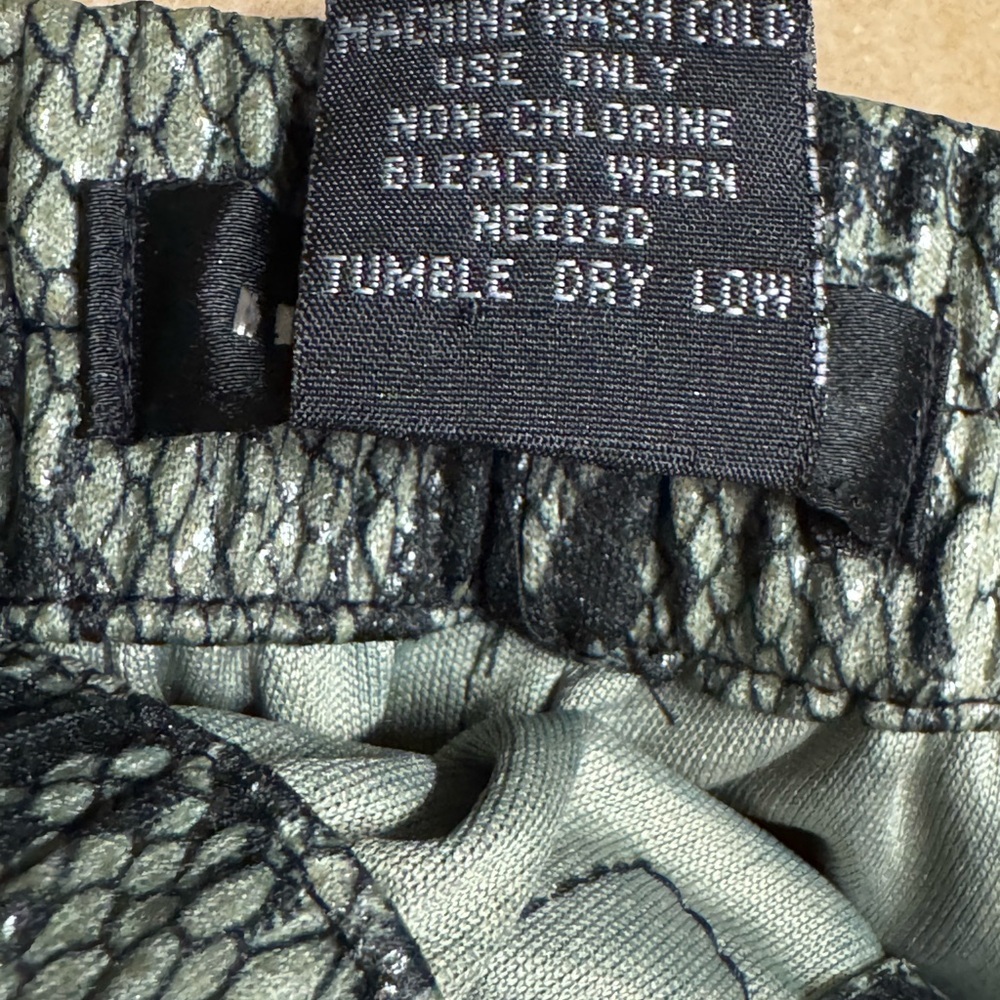 Intimo Snake Pattern Silk Boxers - Picture 4 of 10